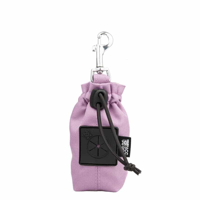 etui-na-kupoworki-srebrny-karabinek-lavender-accdog