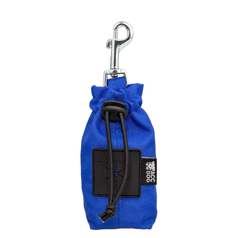 etui-na-kupoworki-srebrny-karabinek-navy-blue-accdog