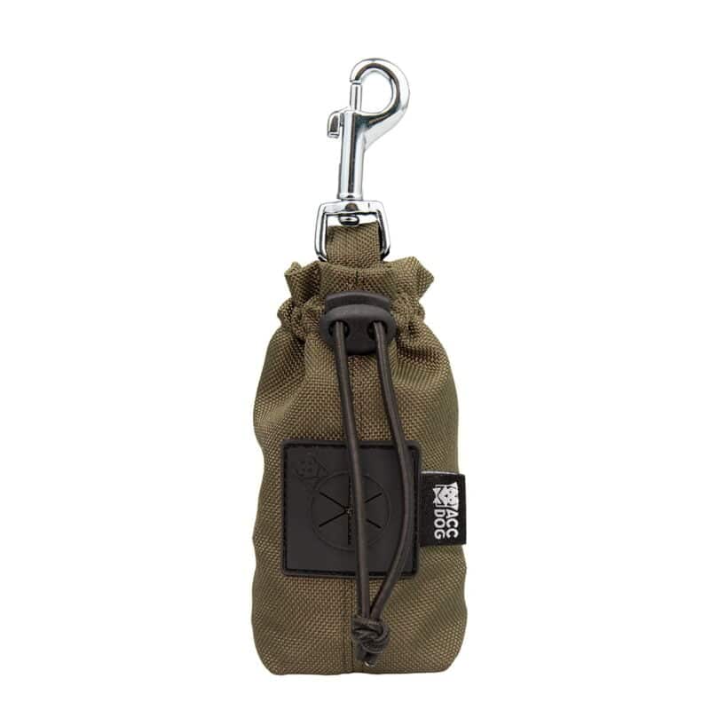 etui-na-kupoworki-srebrny-karabinek-olive-accdog